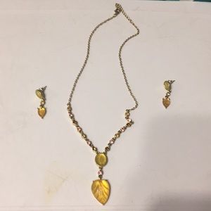 Necklace and earring set